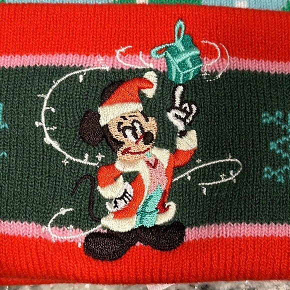 Disney Parks Kids Knit Winter Hat - Santa Mickey Mouse Holiday Beanie Pom NEW - Picture 3 of 6